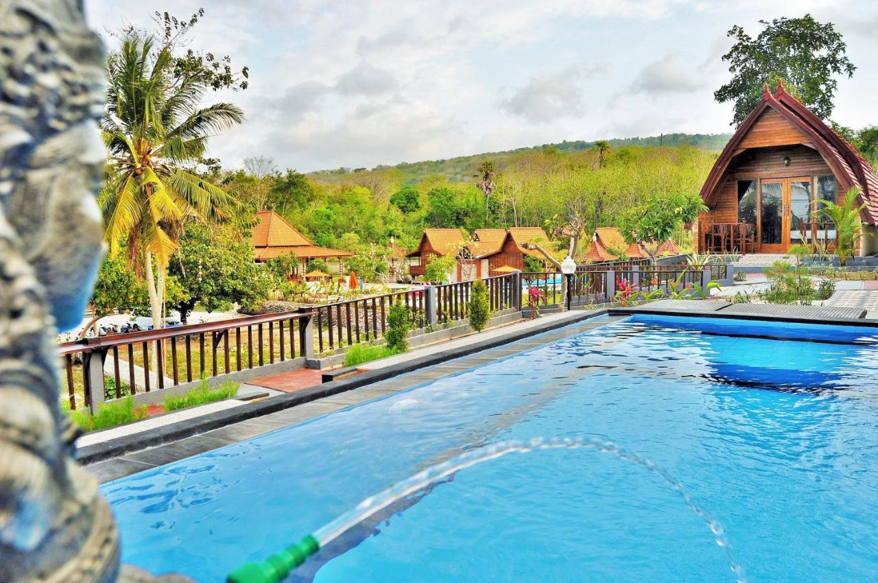 Surya Chandra Beach Bungalow Batununggul Exterior foto