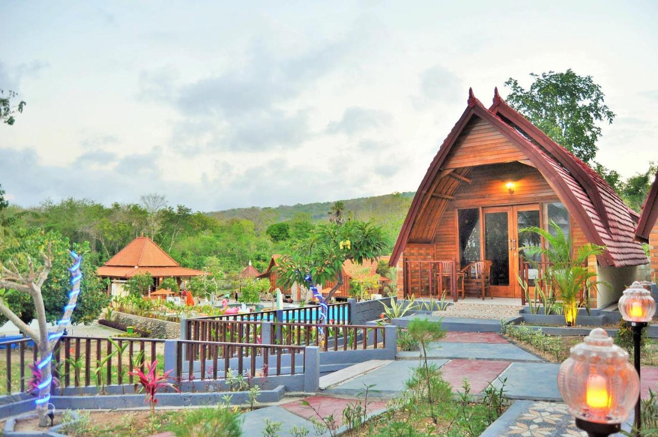 Surya Chandra Beach Bungalow Batununggul Exterior foto