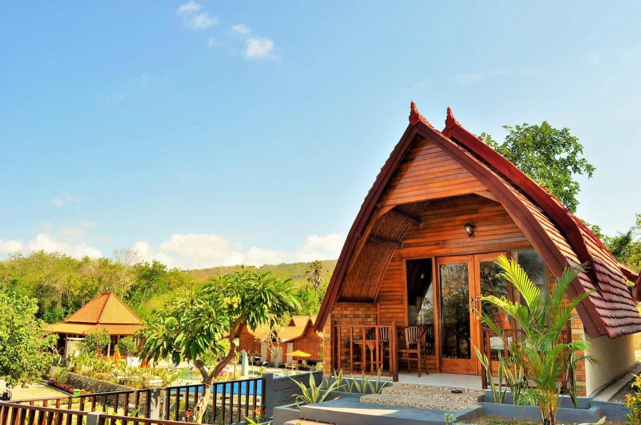 Surya Chandra Beach Bungalow Batununggul Exterior foto