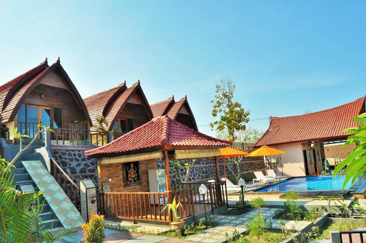 Surya Chandra Beach Bungalow Batununggul Exterior foto