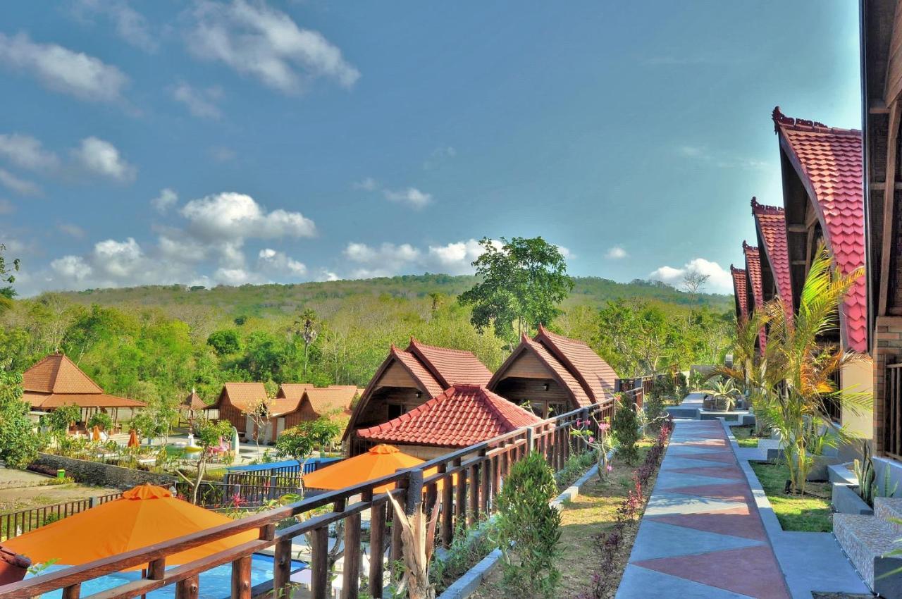 Surya Chandra Beach Bungalow Batununggul Exterior foto