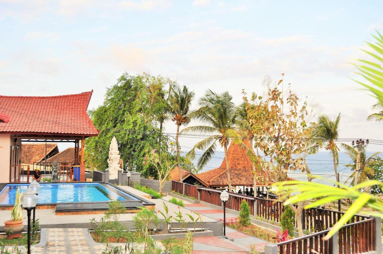 Surya Chandra Beach Bungalow Batununggul Exterior foto
