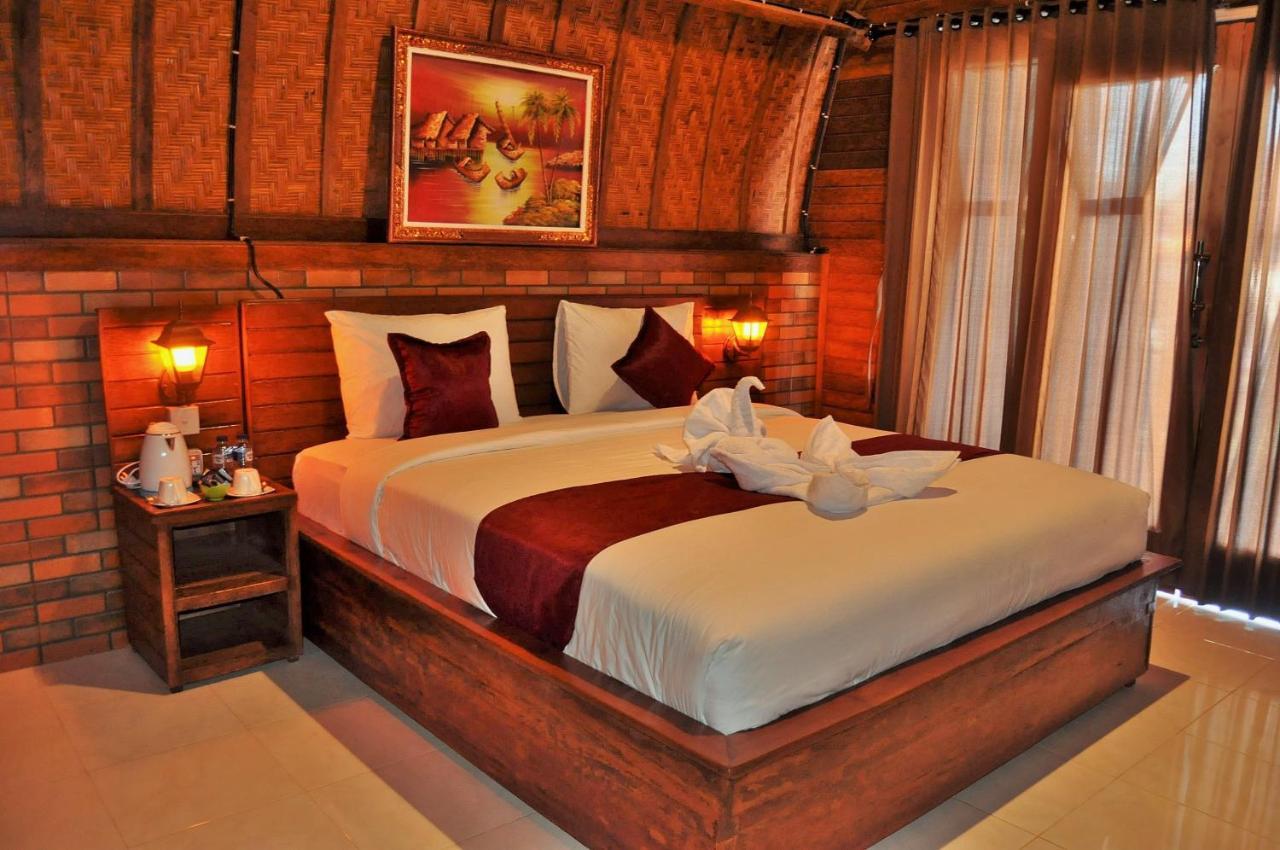 Surya Chandra Beach Bungalow Batununggul Exterior foto