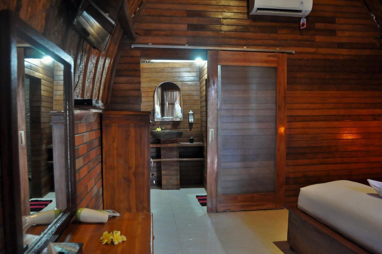 Surya Chandra Beach Bungalow Batununggul Exterior foto