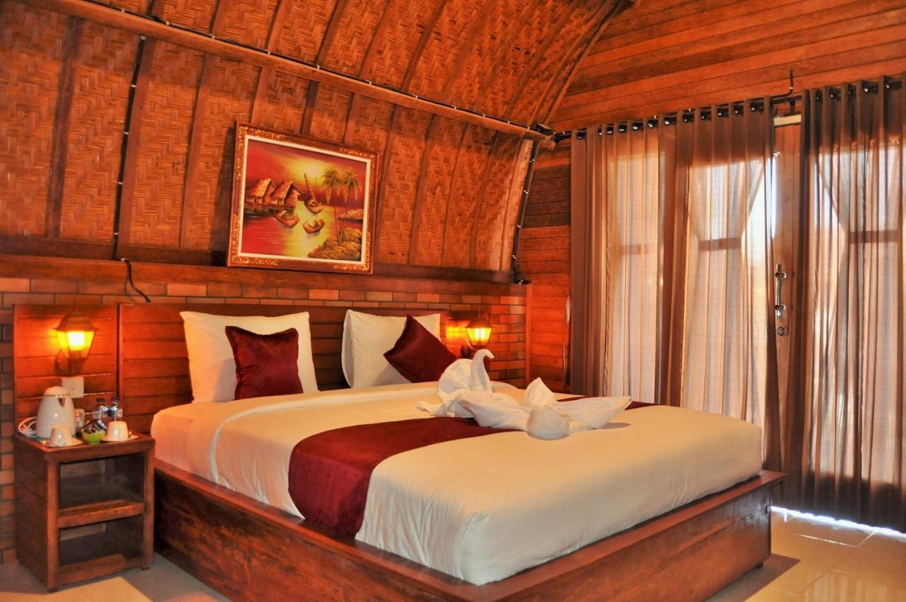 Surya Chandra Beach Bungalow Batununggul Exterior foto